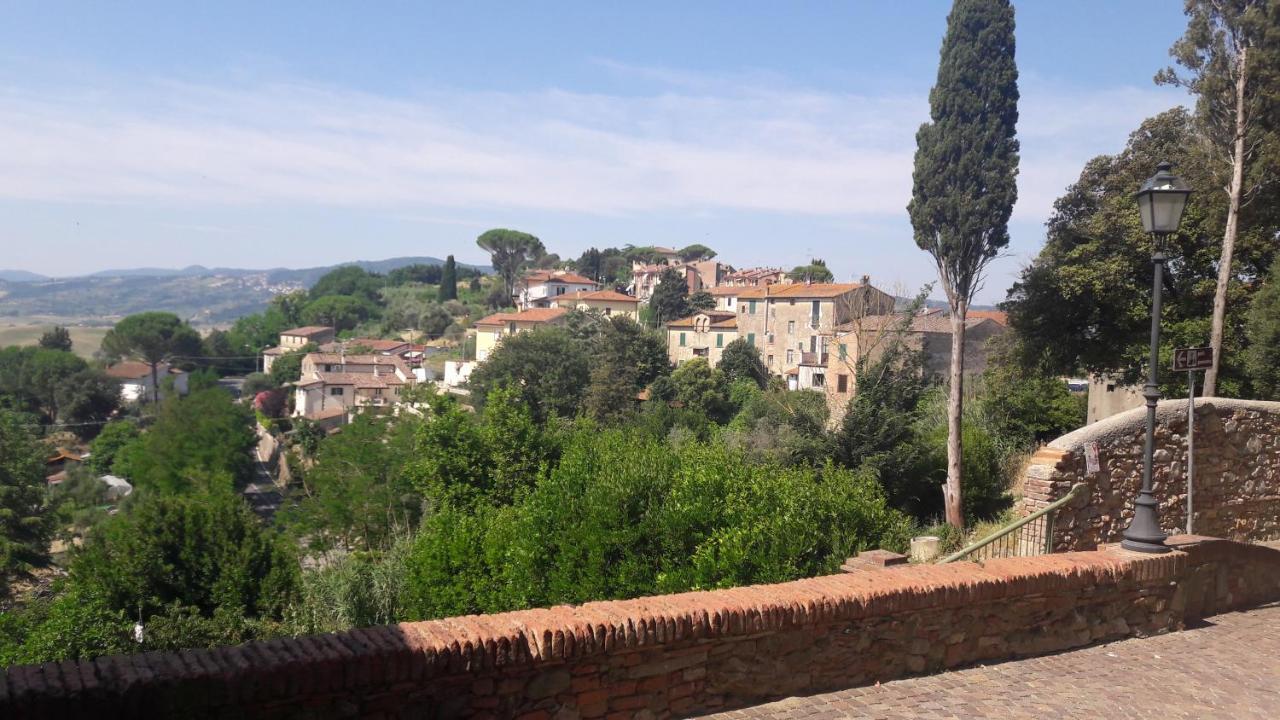 La Casa Della Luna Appartement Terricciola Buitenkant foto