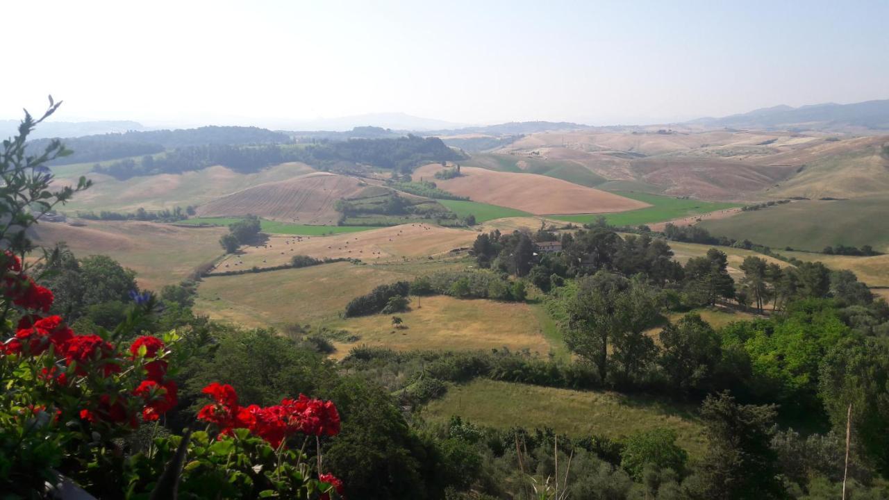 La Casa Della Luna Appartement Terricciola Buitenkant foto